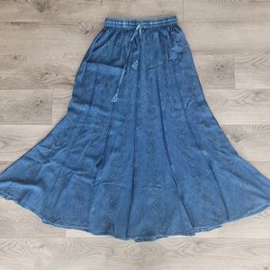 Denim maxi skirt S/M embroidered